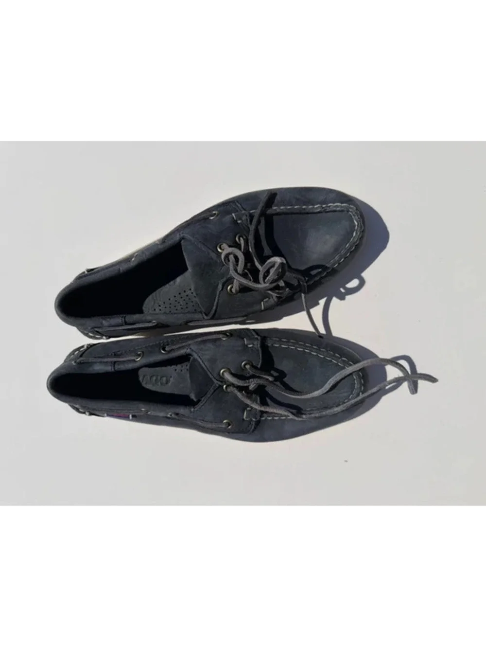 Sebago Dockside’s navy blue men’s leather boat shoes size 7.5